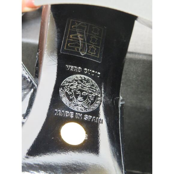 NIB VERSACE BLACK PATENT LEATHER GOLD MEDUSA LOGO SANDALS HEEL PUMPS 38.5 8.5 - Picture 10 of 12